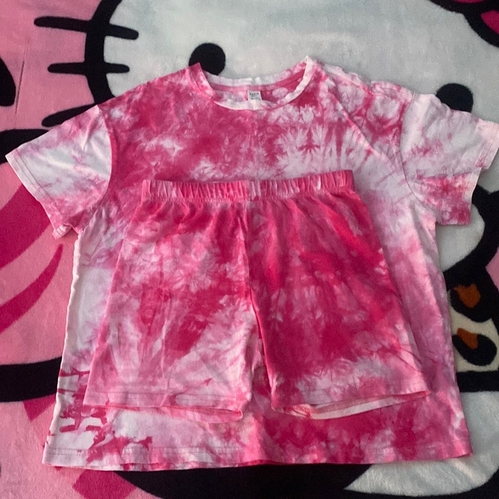 A pink a white set for girls!!